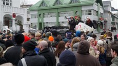 Za odstoupení premiéra se na Islandu protestovalo i v úterý (5. dubna 2016)