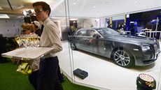 Britský výrobce luxusních aut Rolls-Royce otevel 7. dubna v praské Paíské...