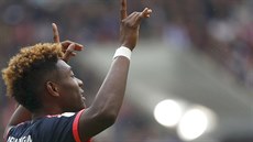 David Alaba, obránce Bayernu Mnichov, se raduje ze vsteleného gólu.