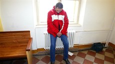 Takzvaný spartakiádní vrah Ji�í Straka p�i jednání Okresního soudu v Opav�...