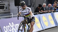 KRÁL FLANDER. Peter Sagan se dokal. Vítzil na Tour, stal se mistrem svta,...