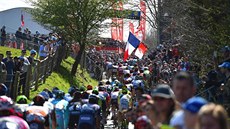 Mathieu van der Poel, Julian Alaphilippe a Wout van Aert. Trio hlavních hvzd závodu Kolem Flander.