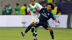 Brazilský obránce Marcelo z Realu Madrid (v modrém) svedl v zápase proti...
