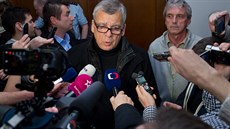 Obhájce Luká�e Ne�esaného Old�ich Chudoba u Krajského soudu v Hradci Králové...