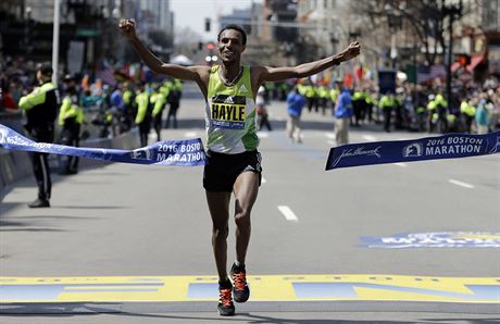 Lemi Berhanu Hayle vítzí ve 120. roníku Bostonského maratonu.