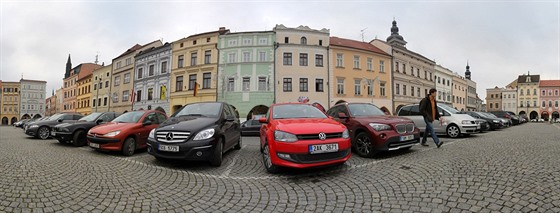 Na parkování v Českých Budějovicích nyní dohlíží dopravní podnik.