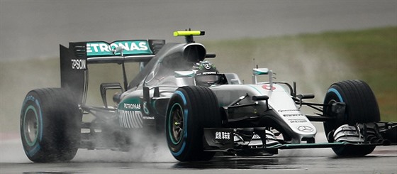 Nico Rosberg z Mercedesu v kvalifikaci Velké ceny íny.