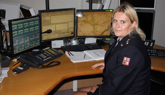 Operátorka Hasičského záchranného sboru Olomouckého kraje Irena Piteráková získala za pomoc při záchraně ženy z hořícího auta ocenění Hasič roku 2015.
