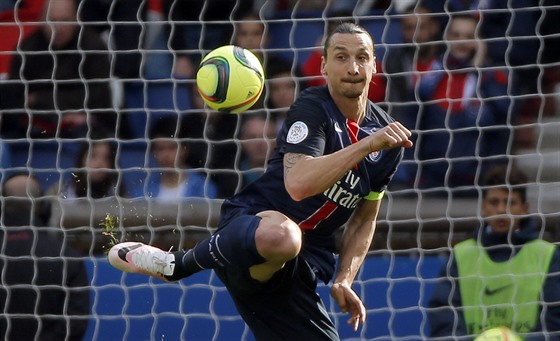 Zlatan Ibrahimovic z Paris St. Germain v utkání proti Caen