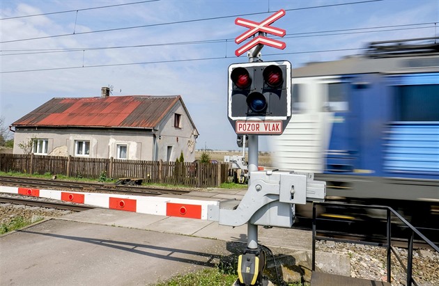 Sto šedesát párů závor. Železničáři zmodernizovali rekordní počet přejezdů