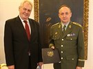 Prezident Milo Zeman a náelník Vojenské kanceláe Praského hradu brigádní...
