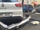 idi na Vinohradech naboural desítky zaparkovaných aut (12. dubna 2016).