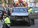 idi v praské umavské ulici naboural nkolik desítek zaparkovaných aut (12....