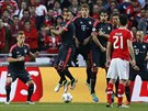 ZE Fotbalisté Bayernu Mnichov elí pímému kopu Benfiky Lisabon v odvet...