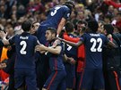 Fotbalisté Atlétika Madrid se radují ve tvrtfinálové odvet Ligy mistr proti...