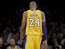ODCHÁZÍ. Kobe Bryant ve svém poslední utkání v NBA v dresu Los Angeles Lakers.