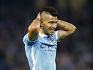 ZMAR. Argentinský útoník Sergio Agüero z Manchesteru City nepromnil penaltu a...