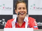 Barbora Strýcová na tiskové konferenci eských tenistek ped zápasem ve...