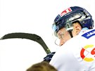 Liberecký hokejista Daniel paek po prohe v prvním finále se Spartou