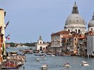 Itálie se pyní svtov proslulými památkami (klasický snímek Canalu Grande v...