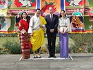 Bhútánský král Jigme Khesar Namgyel Wanghung, královna Jetsun Pema a britský...