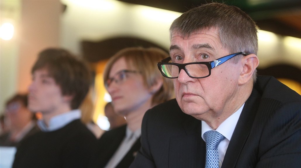 Ministr financí a �éf ANO Andrej Babi� na sn�mu hnutí STAN