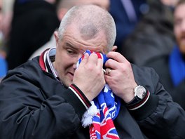 KLUCI, J JSEM TAK DOJAT. Fanouek Glasgow Rangers si utr slzy dojet pot,...
