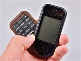 Motorola V80 a Nokia 7373