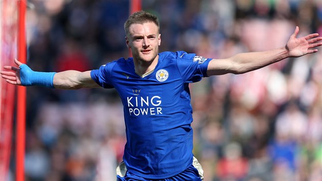 JAMIE VARDY M PRTY. Kanonr Leicesteru poslal svj tm do veden v utkn se Sunderlandem.