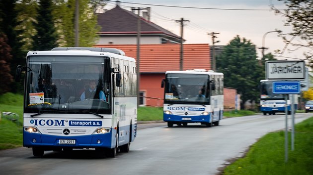 Výlukové autobusy z Jarome do Hradce Králové (18.4.2016).