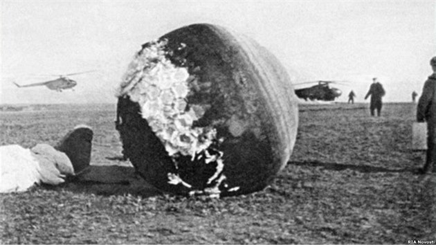 Kabina Vostoku 1 na mst pistn u osady Uzmorije nedaleko beh Volhy. Gagarin pistl na padku o kus dl u vesnice Smlovka.