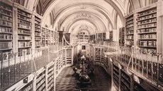 Od roku 1785 do roku 1907 sídlila knihovna v odsvěceném kostele sv. Kláry. Dnes...