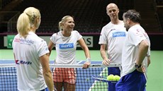 Denisa Allertová, Lucie Hradecká, kapitán Petr Pála a kou David Kunst (zleva)...