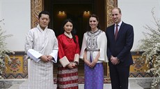 Bhútánský král Jigme Khesar Namgyel Wanghung, královna Jetsun Pema a britský...