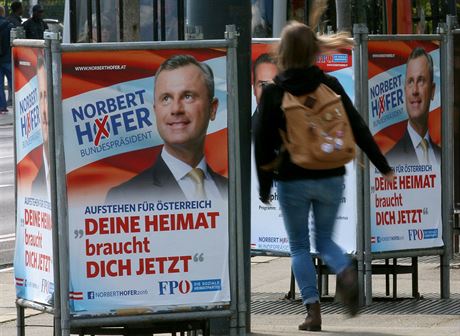 Kandidát pravicov populistické Svobodné strany Rakouska (FPÖ) Norbert Hofer.