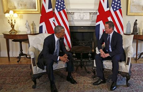 Setkn americkho prezidenta Baracka Obamy s britskm premirem Davidem...