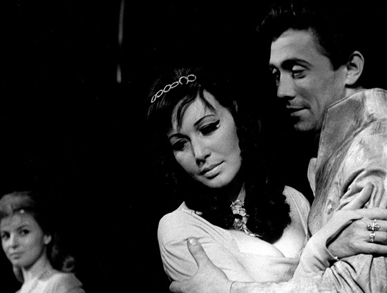 Benátský kupec, režie K. Svoboda (Divadlo Komedie 1964). Na snímku L.Švormová,...