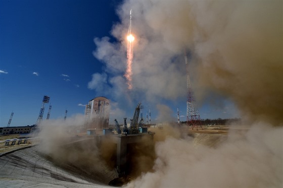 Ruská raketa Sojuz 2.1 opoutí nový kosmodrom Vostonyj.