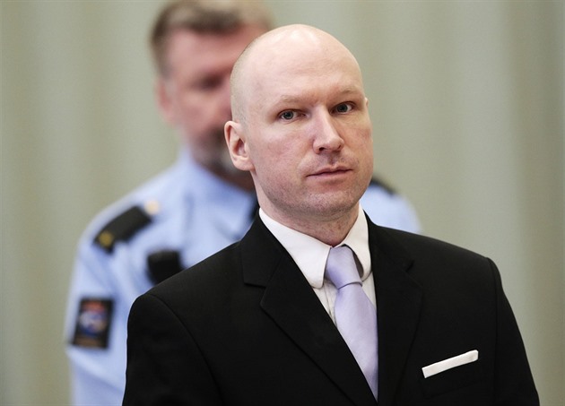 Masový vrah Breivik chce znovu žalovat Norsko, protože porušuje lidská práva
