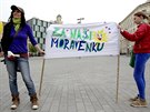 Nkolik desítek Moravan protestovalo v Brn proti názvu Czechia (23.4.2016).