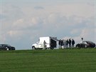 Policisté vyetují záhadnou smrt a zranní v polích mezi obcemi Bukovno a...