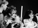 Iva Janurová, Jiina Bohdalová a Jiina Jirásková ve filmu Svtáci (1969)