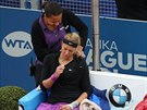 PROBLÉMY. Lucie Hradecká musela utkání 2. kola na turnaji v Praze proti Lucii...