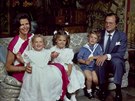 védská královna Silvia, princezny Madeleine a Victoria, princ Carl Philip a...