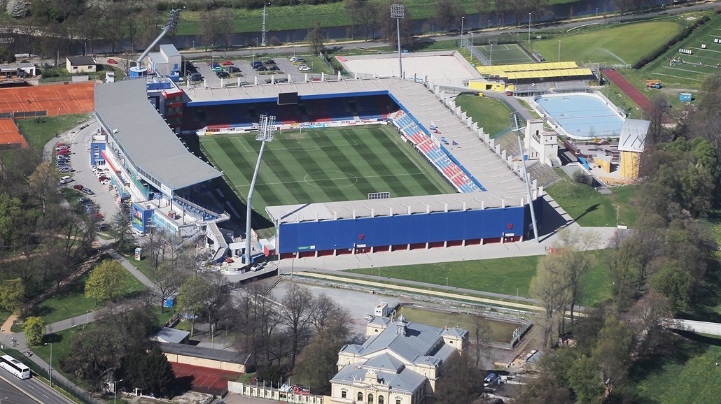 Fotbalový stadion Doosan arena ve Štruncových sadech v Plzni.