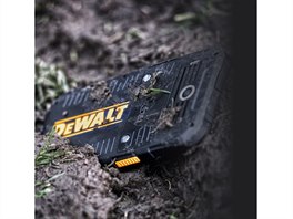 Nový smartphone vyrábí pro DeWalt specialista na odolné mobily RugGear. DeWalt...