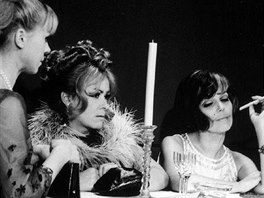 Iva Janžurová, Jiřina Bohdalová a Jiřina Jirásková ve filmu Světáci (1969)