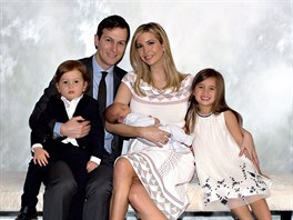 Ivanka Trumpová, její manžel Jared Kushner a děti Joseph, Theodore a Arabella...