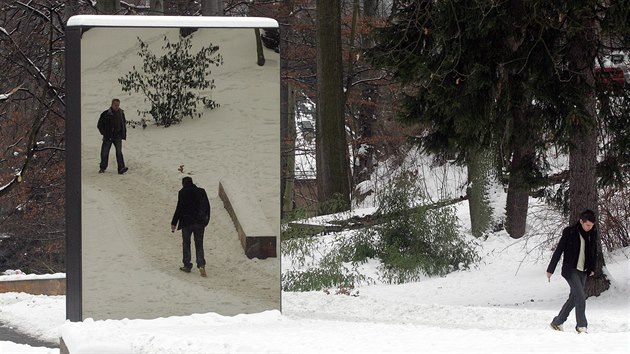 Pamtnk obtem komunismu odhalili v roce 2006. U dvakrt se stal terem vandal.