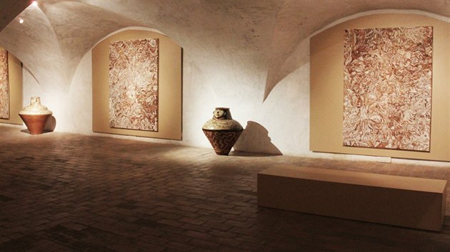 V českokrumlovském Egon Schiele Art Centru začala trojvýstava s názvem Duše pralesa. Své výtvory ovlivněné pobytem v pralese zde vystavují Dimas Paredes Armas z Peru, Otto Placht a Jaroslav Hněvkovský.